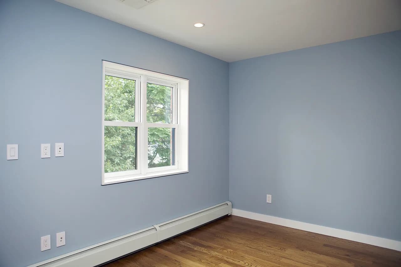 20-09 37th Street interiors photo 4