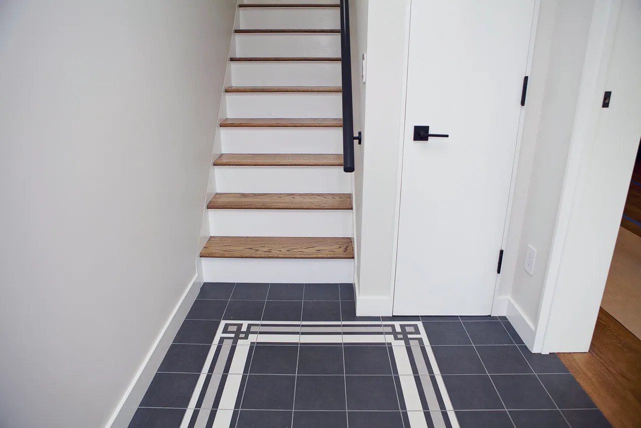 20-09 37th Street interiors photo 9